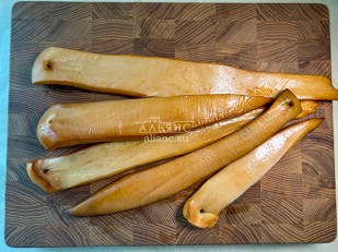 Язь (бабочка) холодного копчения: Кальмар палочки х/к