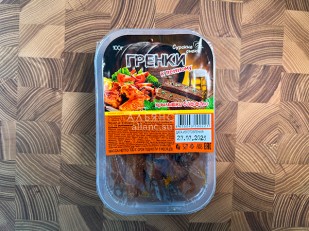 КВАНТОРГ Ушки Восточные с соусом терьяки 150гр/уп: Сурские гренки Крылышки баффало (100 гр)