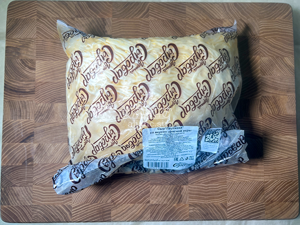 Сыр 1 кг ГОРНЫЙ СЫРОВАР (Паутинка со вкусом красной икры) в Ачинске